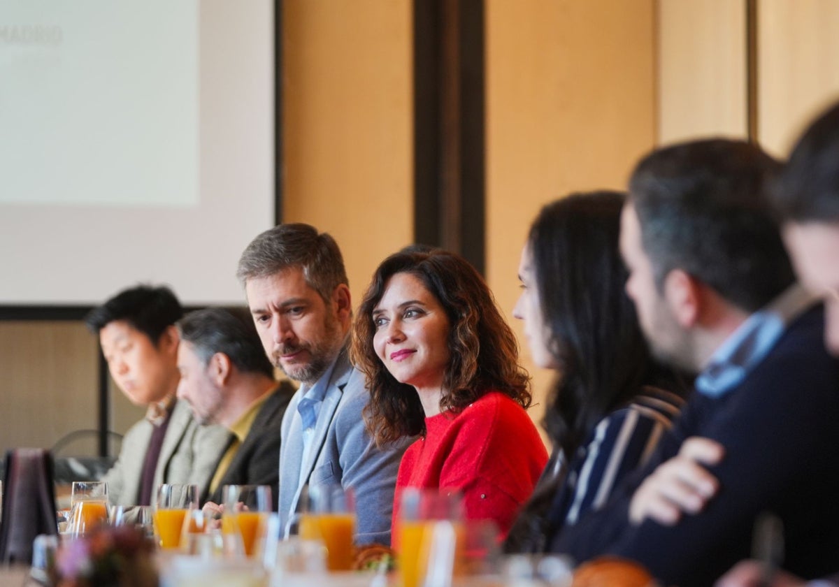 Isabel Díaz Ayuso, durante su reunión con representantes de la Cámara de Comercio de España en Corea del Sur