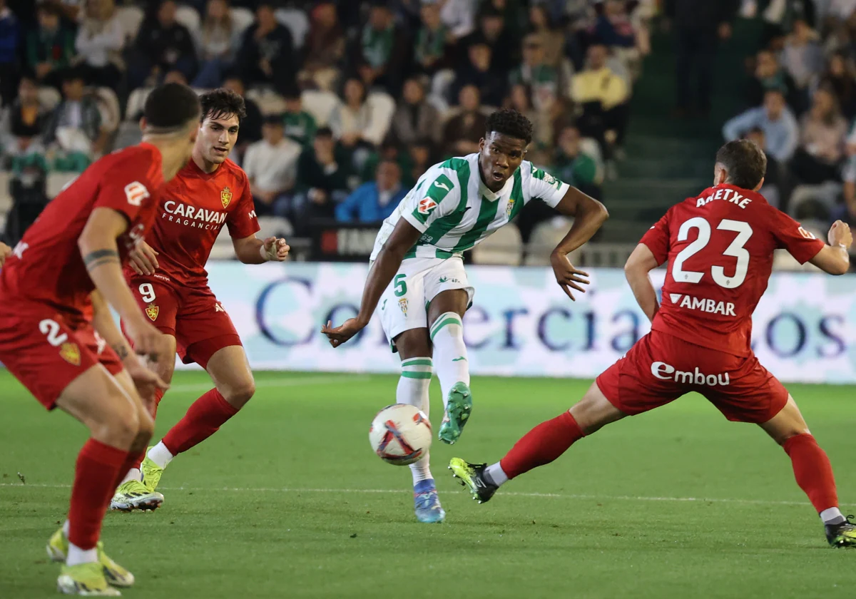 Marvel durante el partido ante el Real Zaragoza en El Arcángel