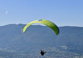 Muere un parapentista en Almería tras sufrir una caída