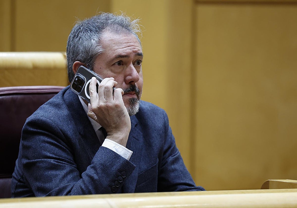 El secretario general del PSOE andaluz, Juan Espadas, en el Senado, donde es portavoz de su partido