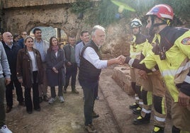 El ministro Ángel Víctor Torres visita Letur, donde 45 familias siguen fuera de sus casas por la riada