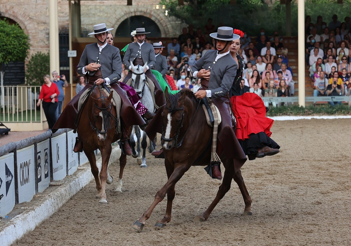 Caballos y jinetes en uno de los espectáculos de Córdoba Ecuestre