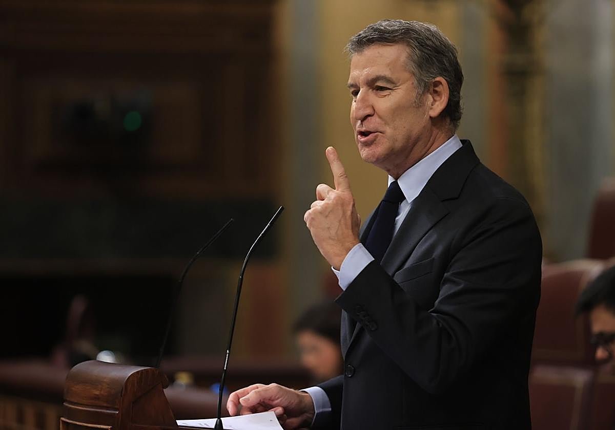 Feijóo, durante su intervención en la comparecencia de Sánchez. En vídeo, resumen de la sesión de hoy en el Congreso.