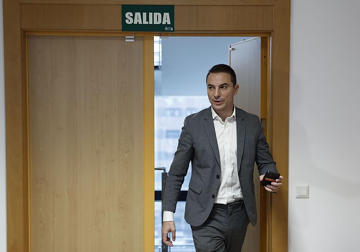 Lobato dimite como Secretario General del PSM