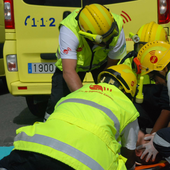 Recuperan de una parada cardiorrespiratoria a una mujer en una guagua turística en Gran Canaria