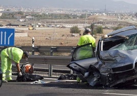 Un muerto y dos heridas al chocar un coche y una furgoneta en el pueblo granadino de Otura