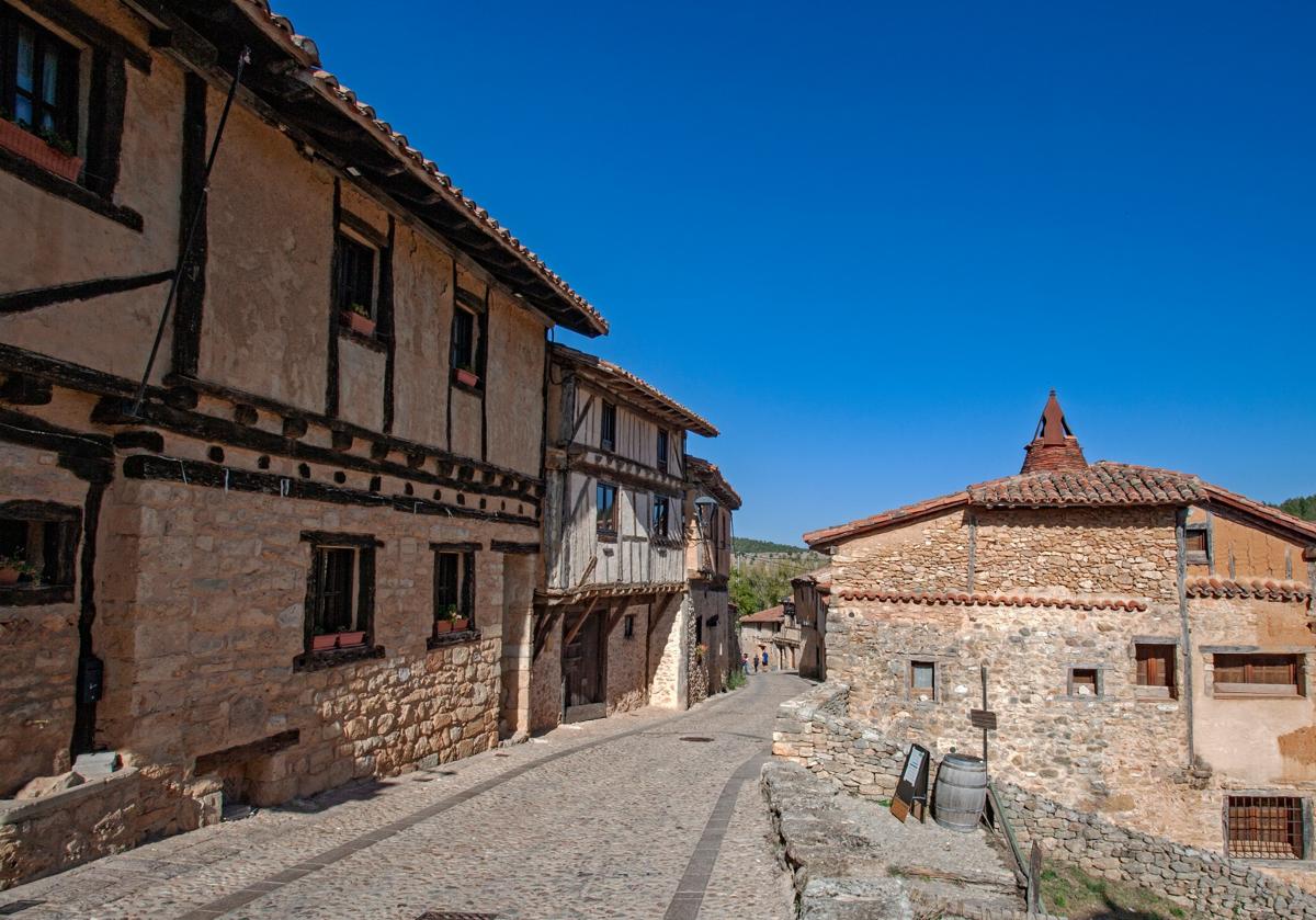 El pueblo de Soria con menos de 50 habitantes a dos horas de Madrid: un oasis de tranquilidad con calles empedradas