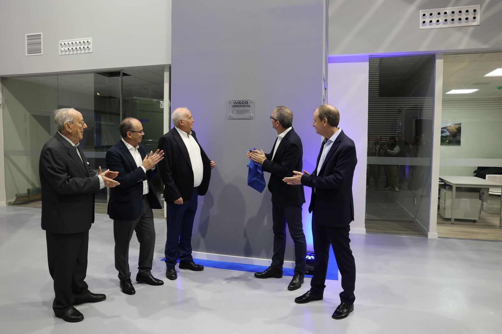 La inauguración del nuevo concesionario Veimancha de Iveco en Córdoba, en imágenes