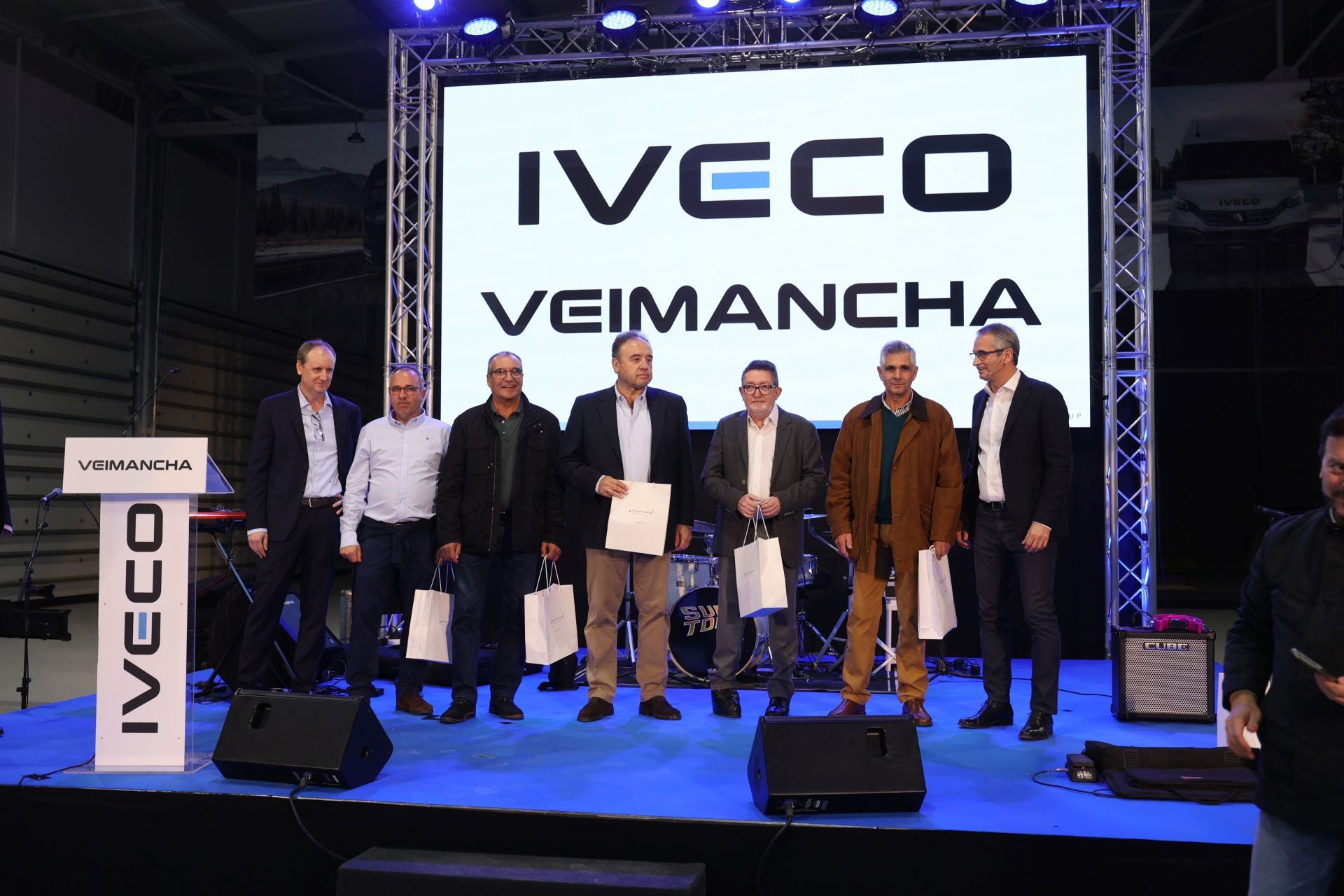 La inauguración del nuevo concesionario Veimancha de Iveco en Córdoba, en imágenes