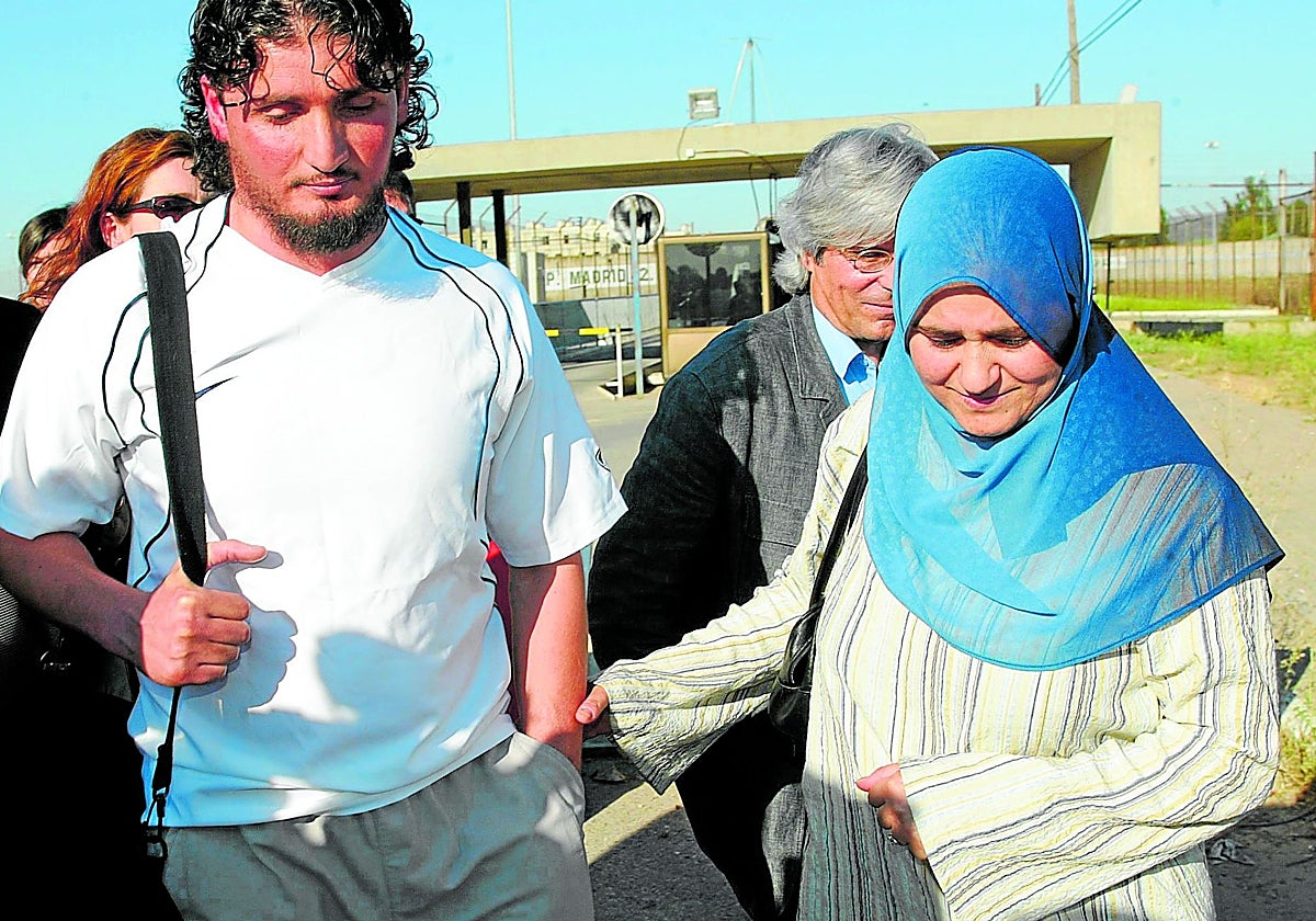 Salida de la prisión de Meco del 'talibán español', en julio de 2004