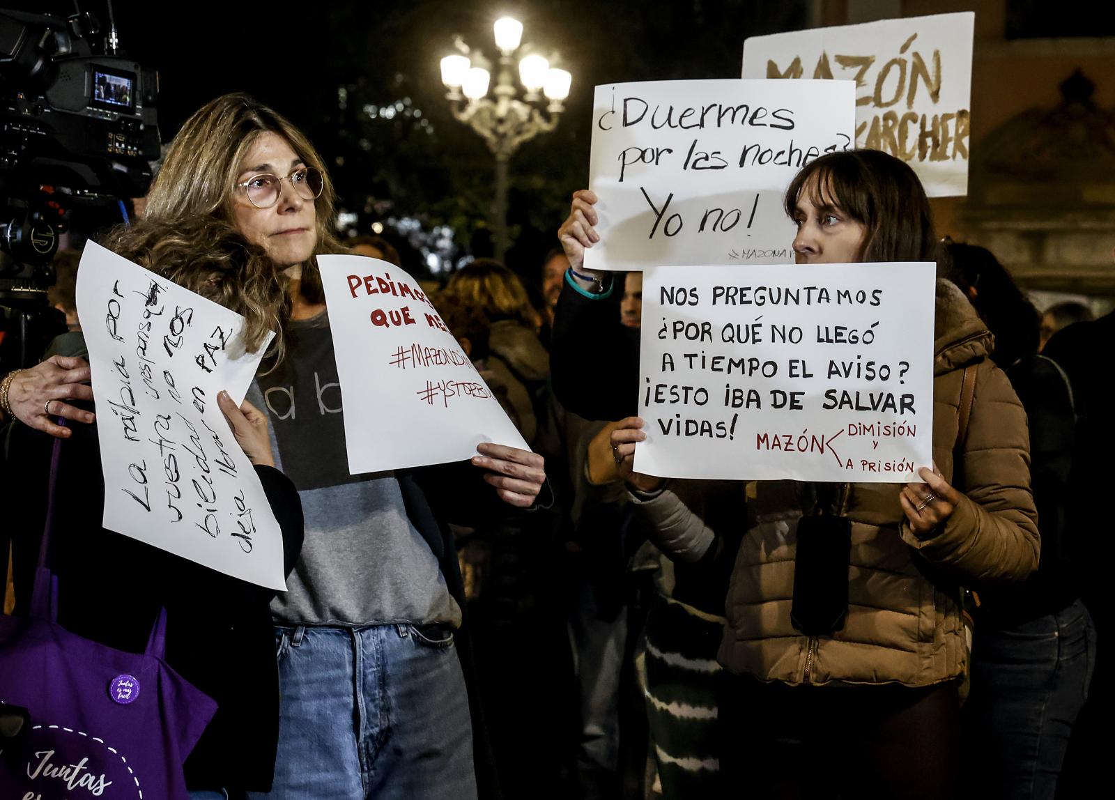 La manifestación en Valencia contra la gestión política de la DANA, en imágenes