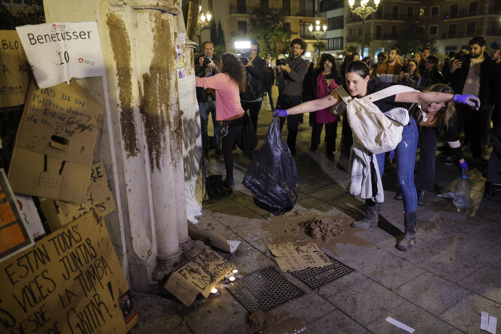 La manifestación en Valencia contra la gestión política de la DANA, en imágenes