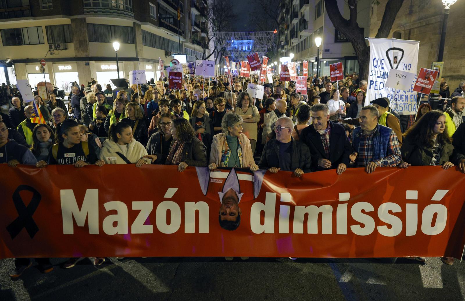 La manifestación en Valencia contra la gestión política de la DANA, en imágenes