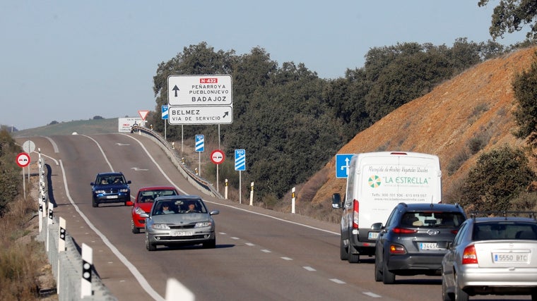 Tráfico en el tramo Badajoz-Espiel de la N-432 en la provincia de Córdoba