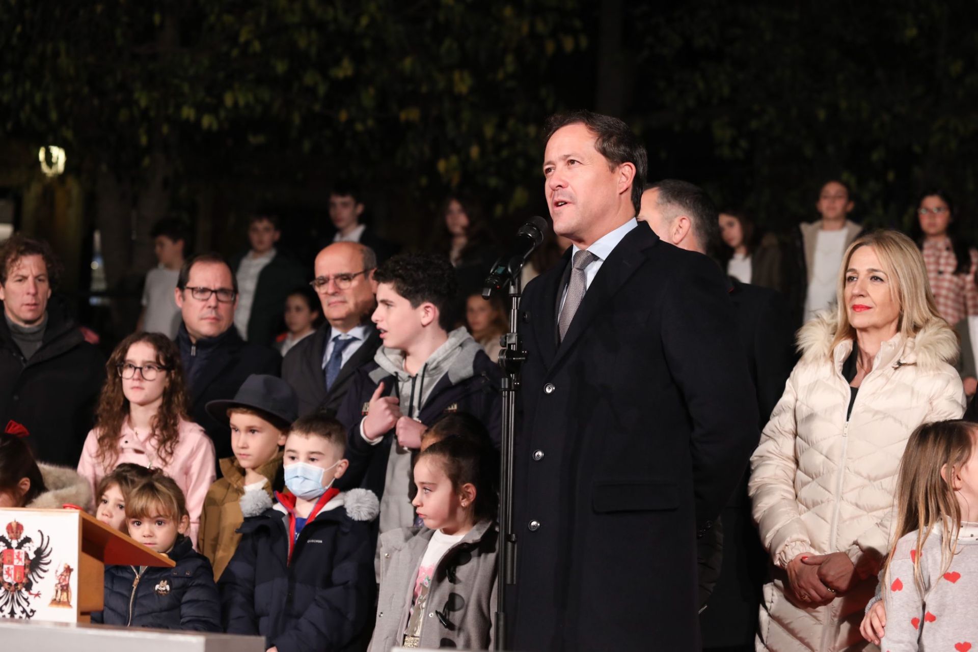 Las imágenes del multitudinario encendido navideño en Toledo