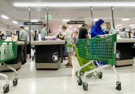 Mercadona busca personal para sus supermercados con sueldos de 2.100 euros: contrato indefinido y sólo un requisito