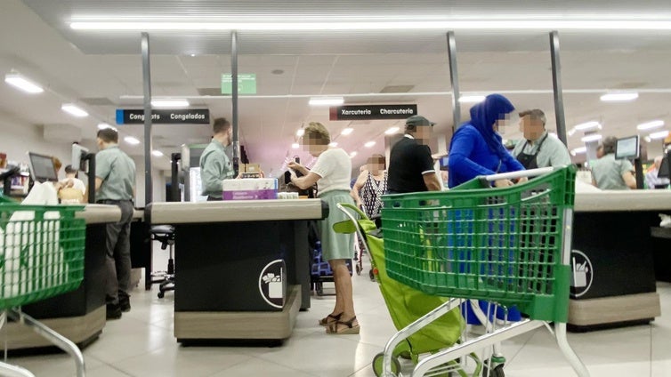 Mercadona busca personal para sus supermercados con sueldos de 2.100 euros: contrato indefinido y sólo un requisito