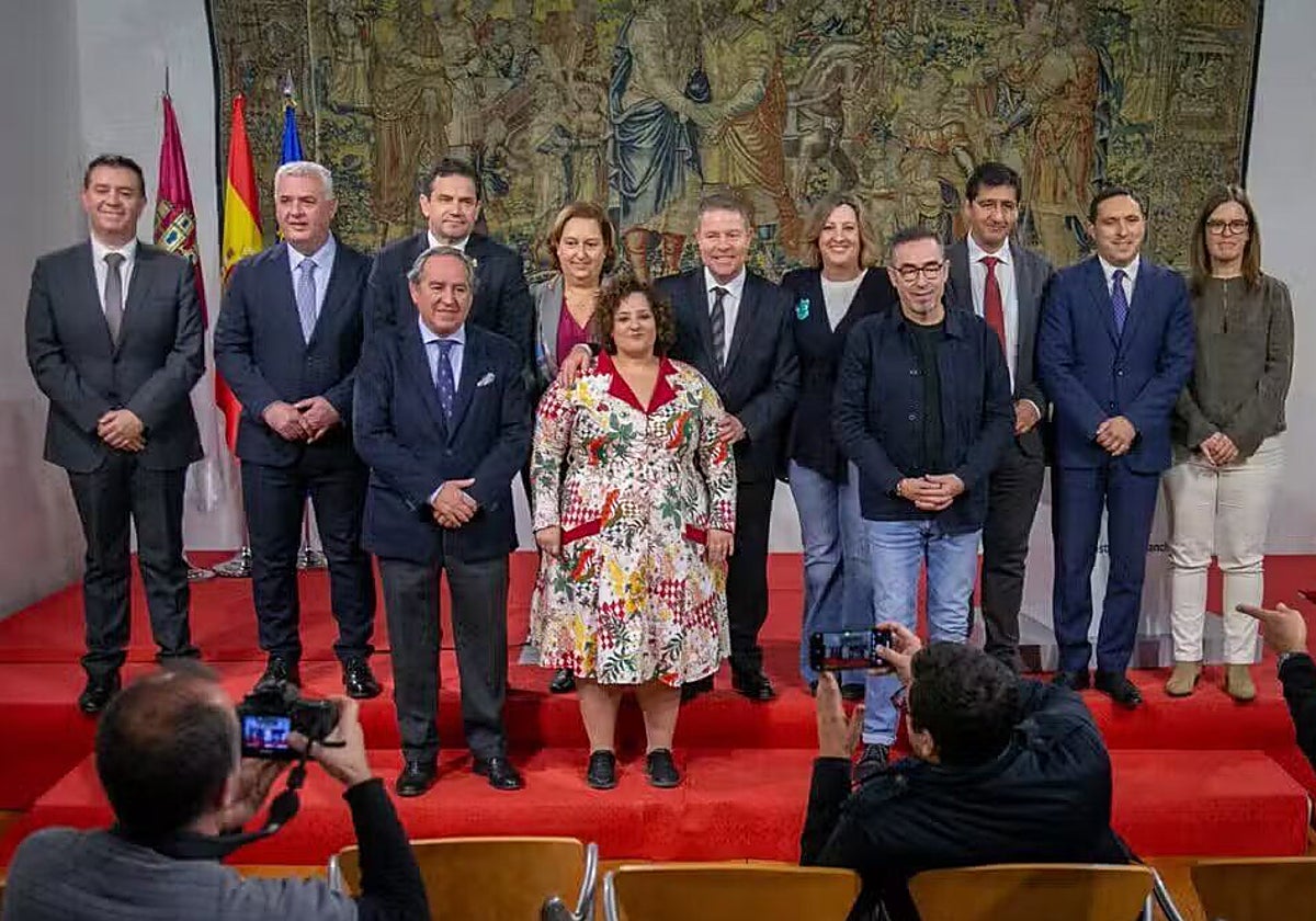 García-Page ha suscrito el nuevo Plan de Empleo con los representantes de las diputaciones provinciales y los agentes sociales