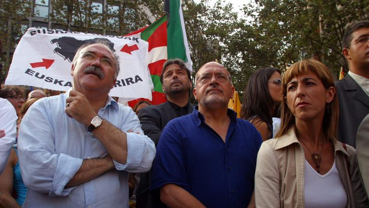 Illa premia a Carod-Rovira con la Cruz de Sant Jordi por ser «un fuerte defensor de la democracia»