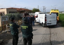 La mayoría de los residentes en Villafranca de Ebro regresan al centro incendiado