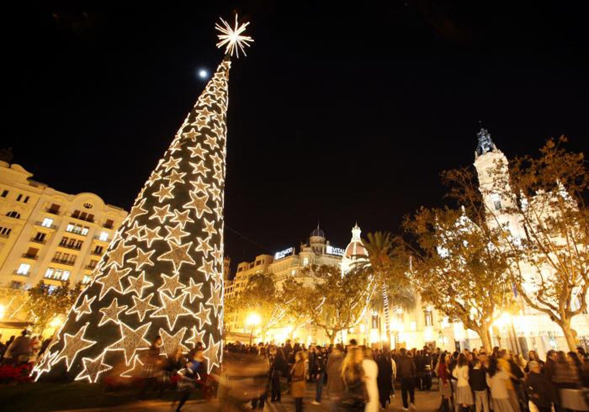 Imagen de archivo de un encendido de luces de Navidad en Valencia