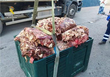 Intervienen carne caducada y congelada dos años para burgers y kebabs entre 40.000 kilos de comida en mal estado