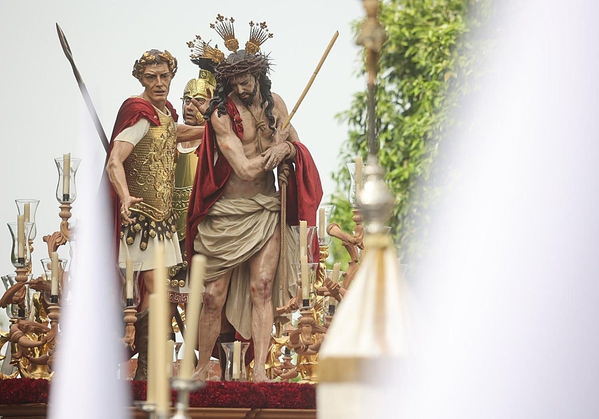 El Señor de los Afligidos, en su estación de penitencia el Sábado de Pasión de 2024