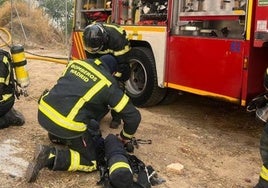 Un opositor trans adelanta 100 puestos y consigue plaza de bombero en Madrid tras registrarse como mujer