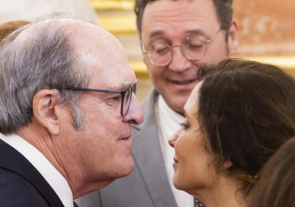 Ayuso con Gabilondo, a escasos metros del fiscal general