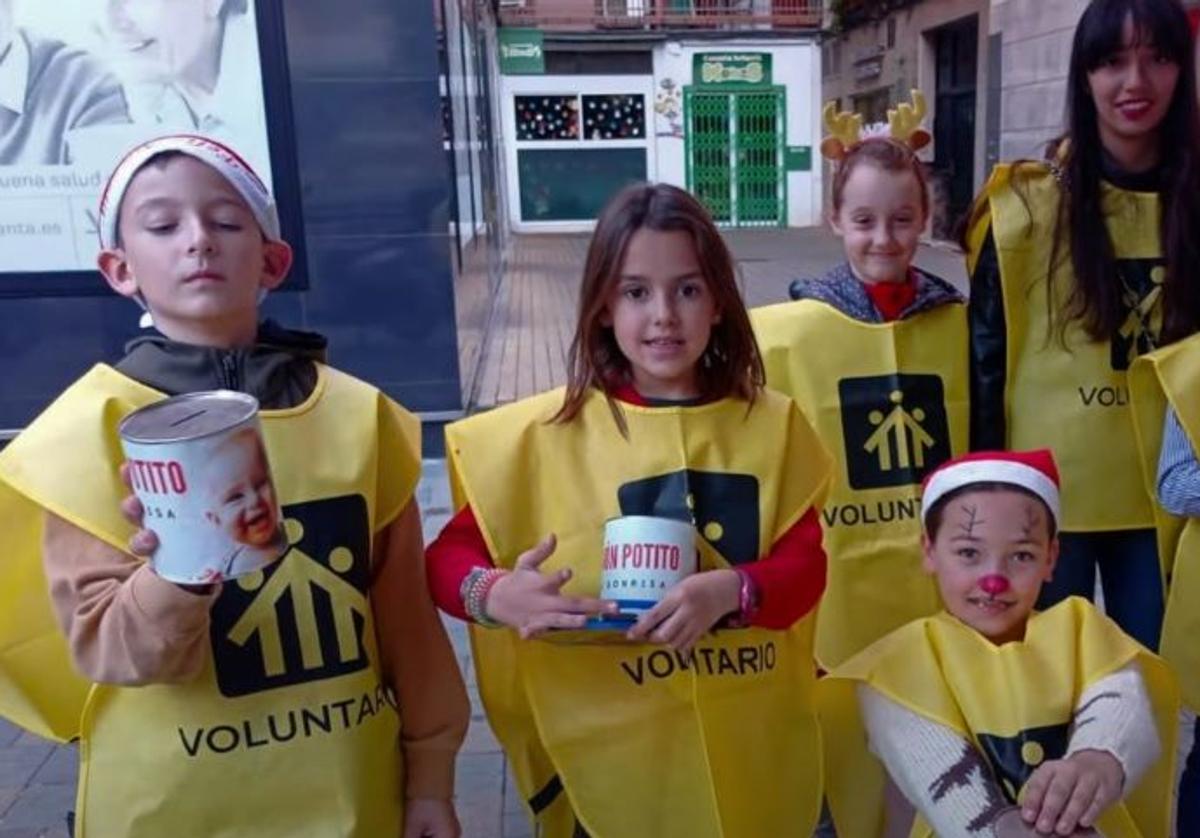 Voluntarios de la última campaña solidaria de Salesianos.