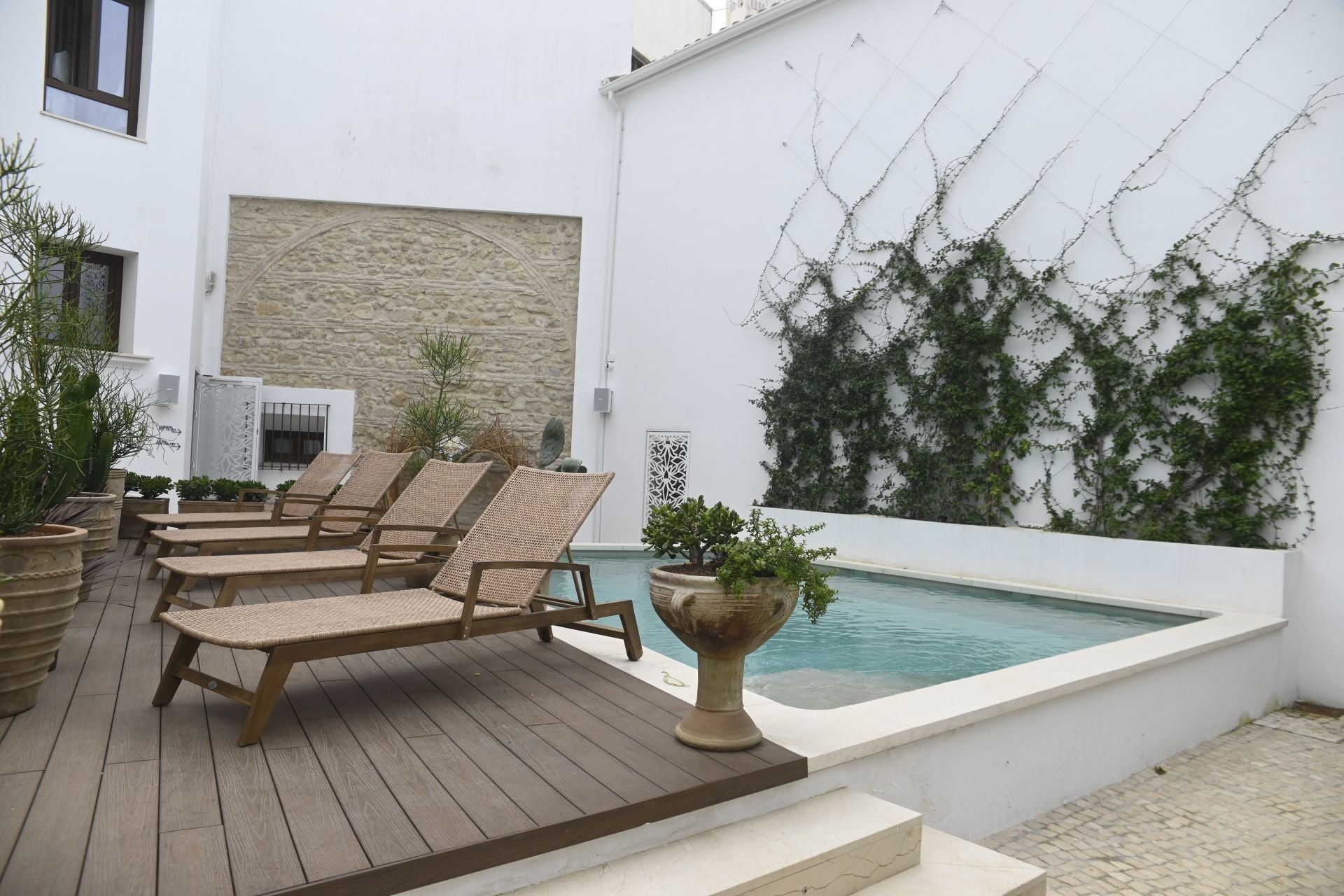 El cautivador hotel boutique Portería de Santa Clara de Córdoba, en imágenes