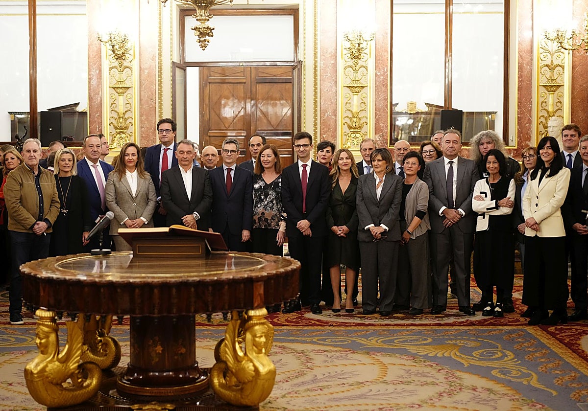 Jura del cargo de los consejeros de RTVE en el Congreso el 2 de diciembre