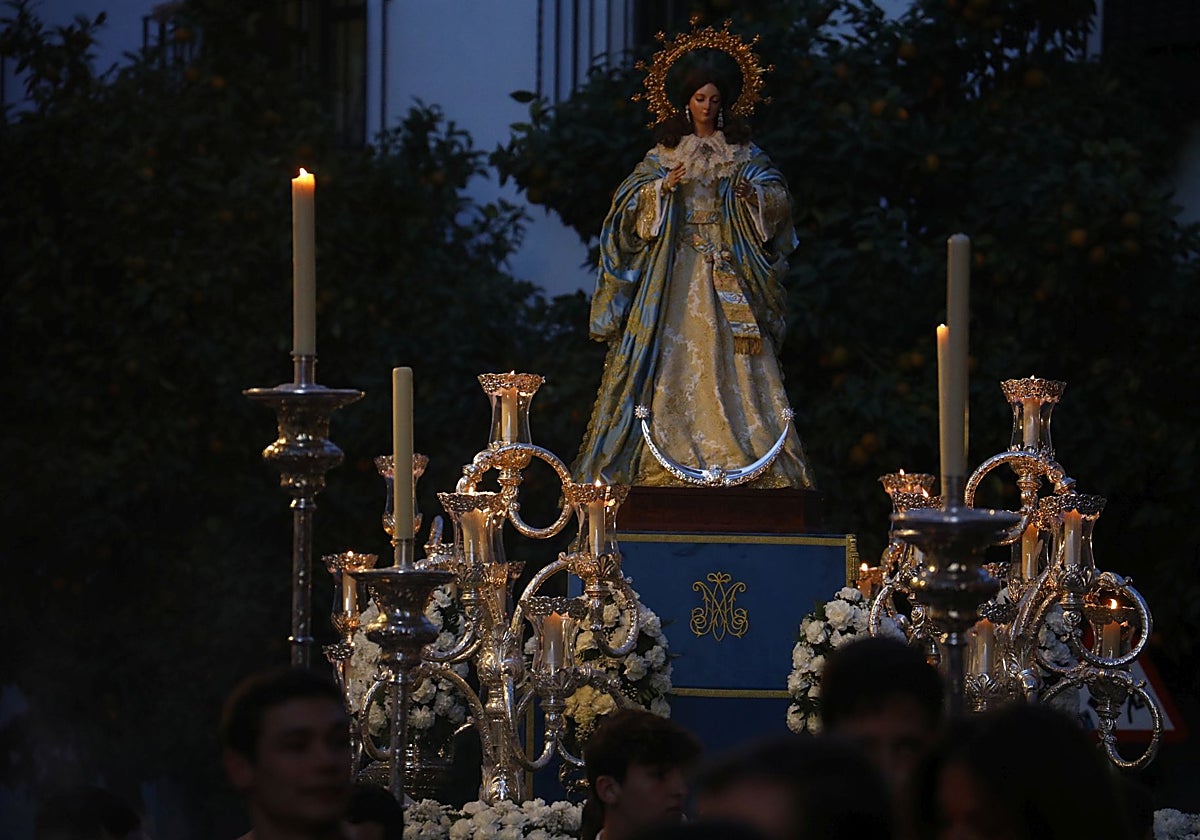 Un instante de la procesión de la Inmaculada, este sábado en Córdoba