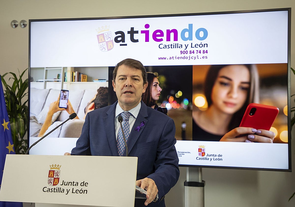 El presidente de la Junta de Castilla  y León, en la inauguración del centro de emergencia de atención a víctimas de agresiones sexuales de Salamanca