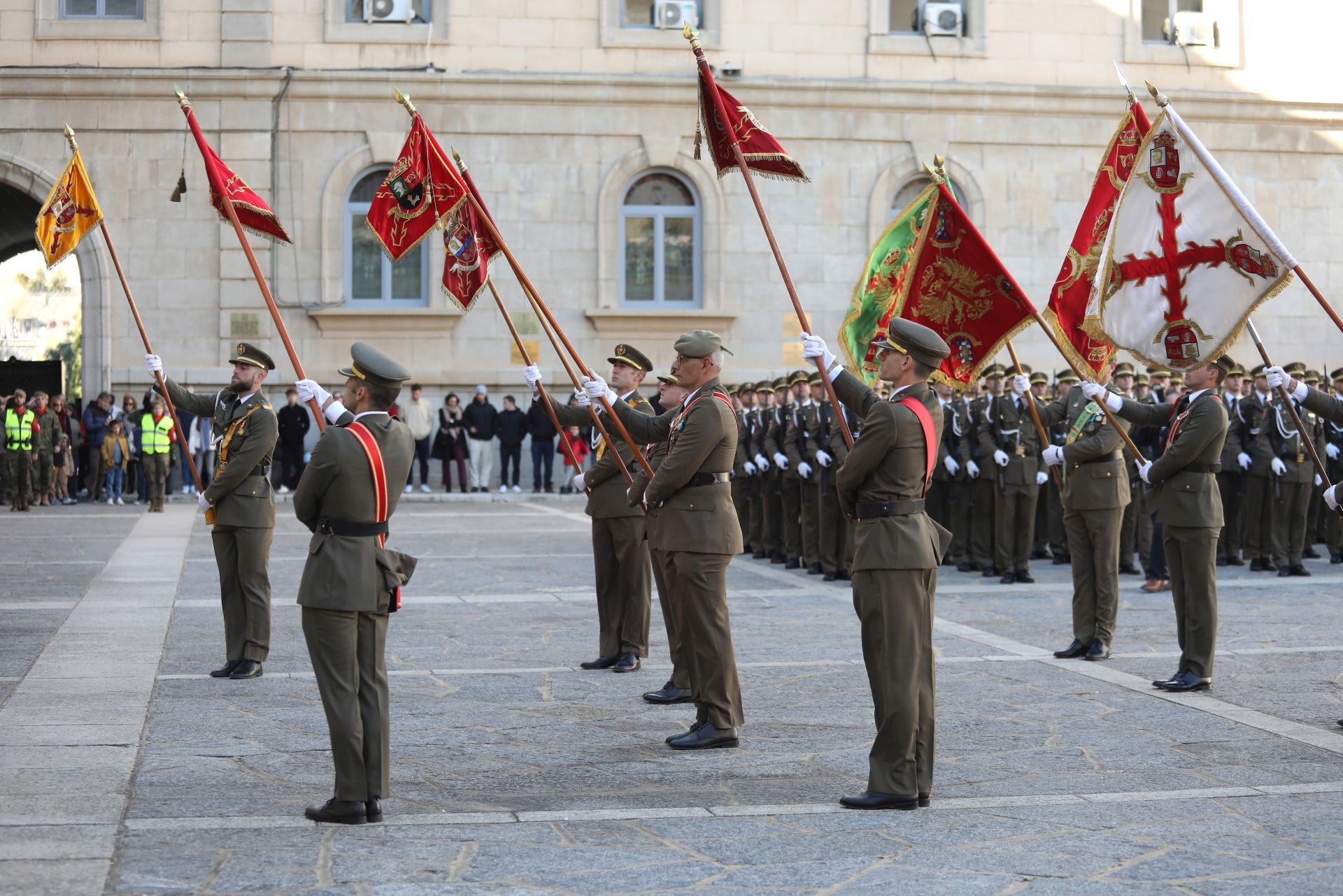 Las mejores imágenes del amor de los militares españoles por su bandera