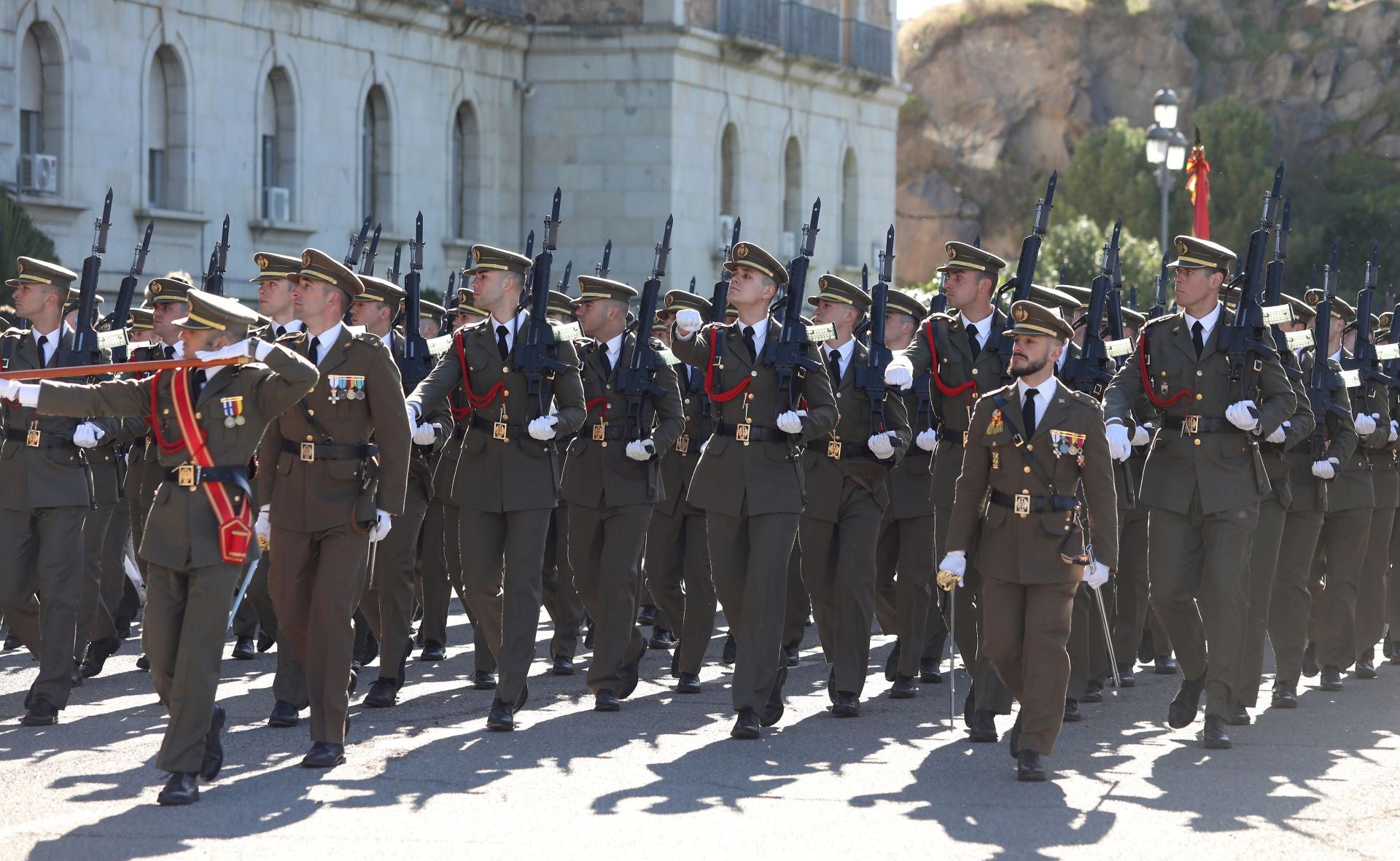 Las mejores imágenes del amor de los militares españoles por su bandera