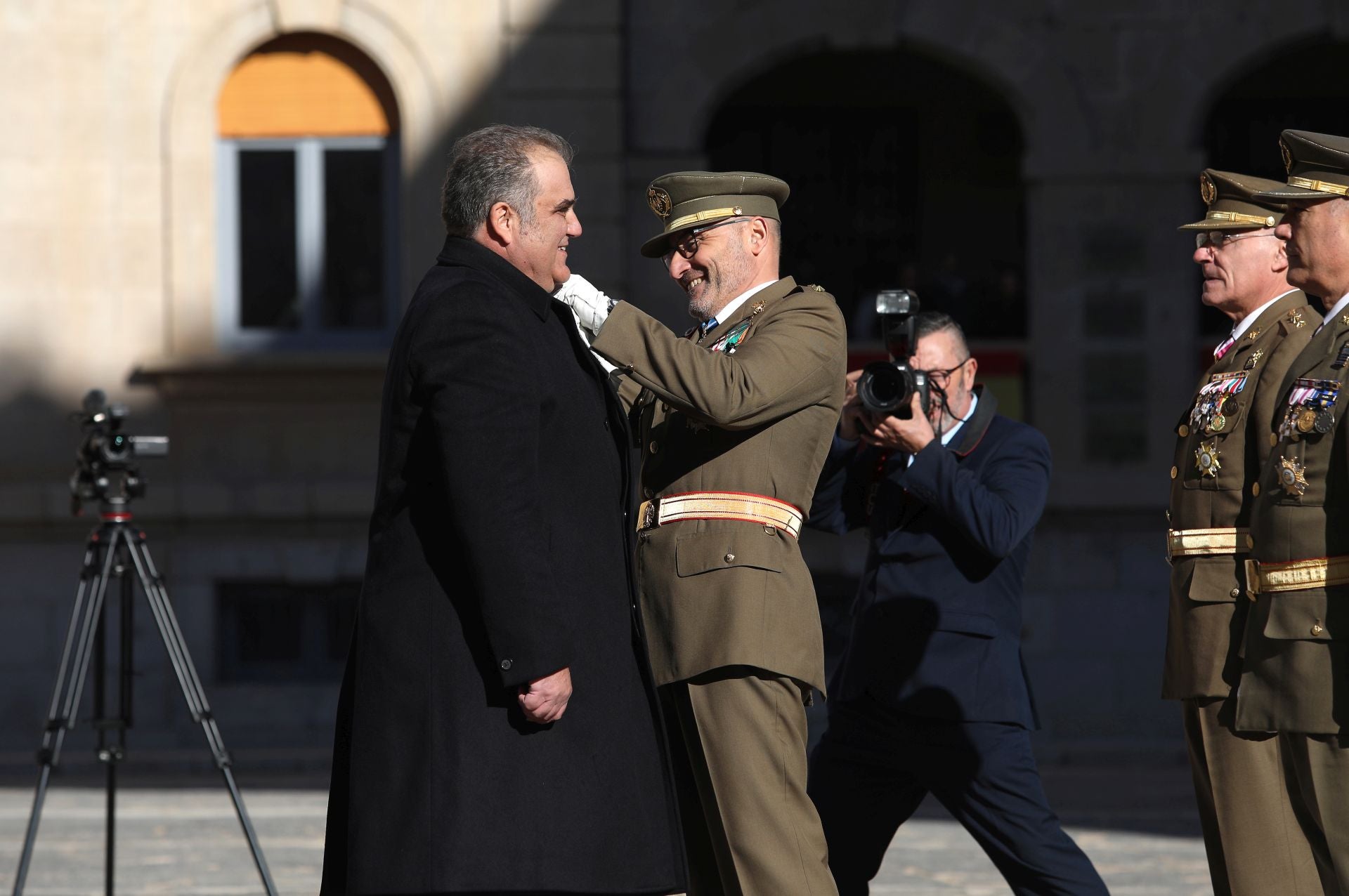 Las mejores imágenes del amor de los militares españoles por su bandera