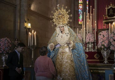 Oraciones y besos para la Virgen por la Inmaculada Concepción