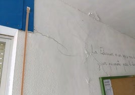 Las grietas de un colegio de Fuente Palmera enfrentan al Ayuntamiento y el AMPA con la Junta de Andlaucía