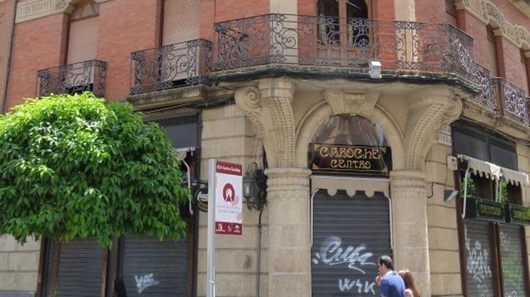 Casa de Nicolás Guirao (edificio del café Caroche) en la calle Nueva