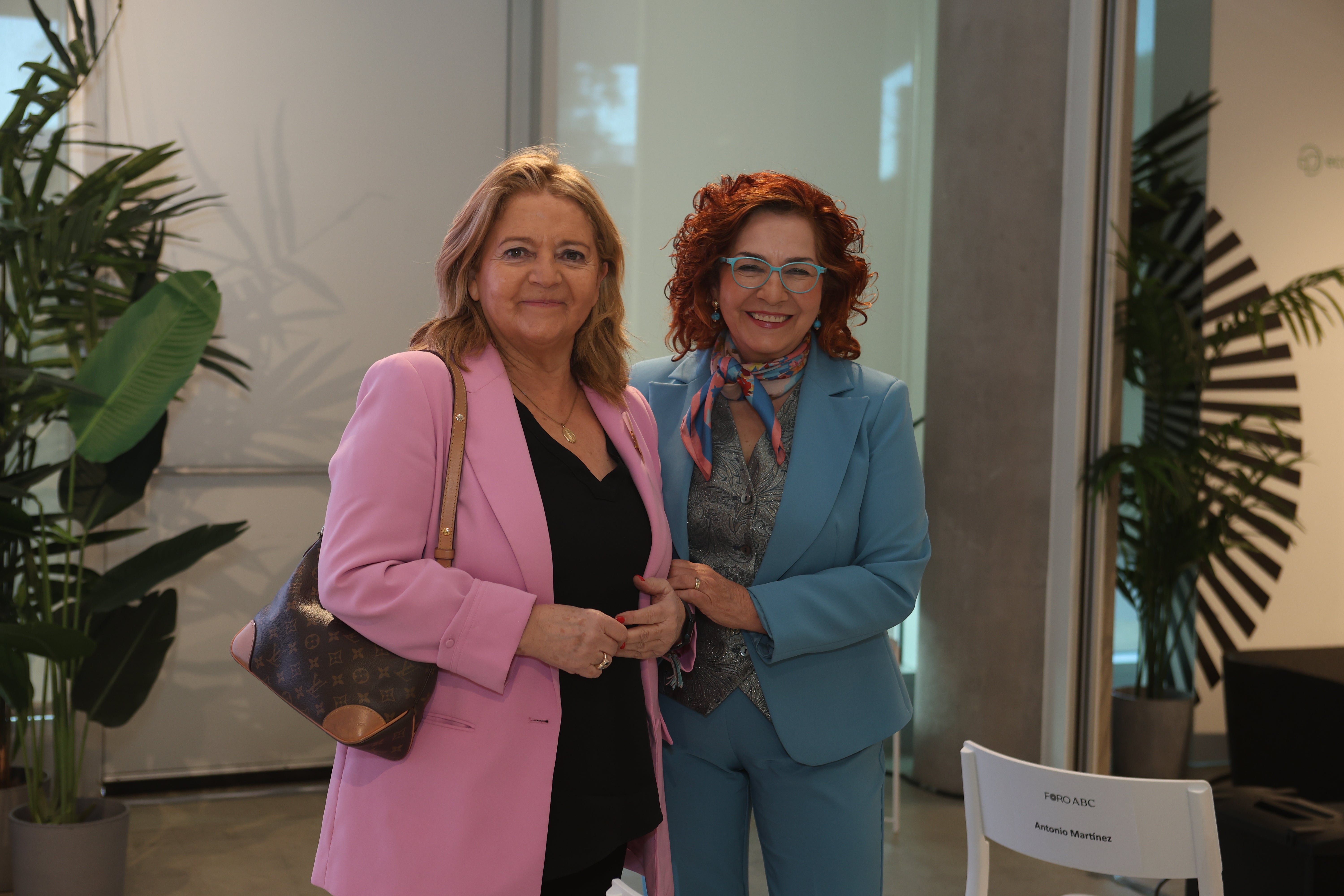 Las senadoras María Jesús Bonilla y Carmen Riolobos.
