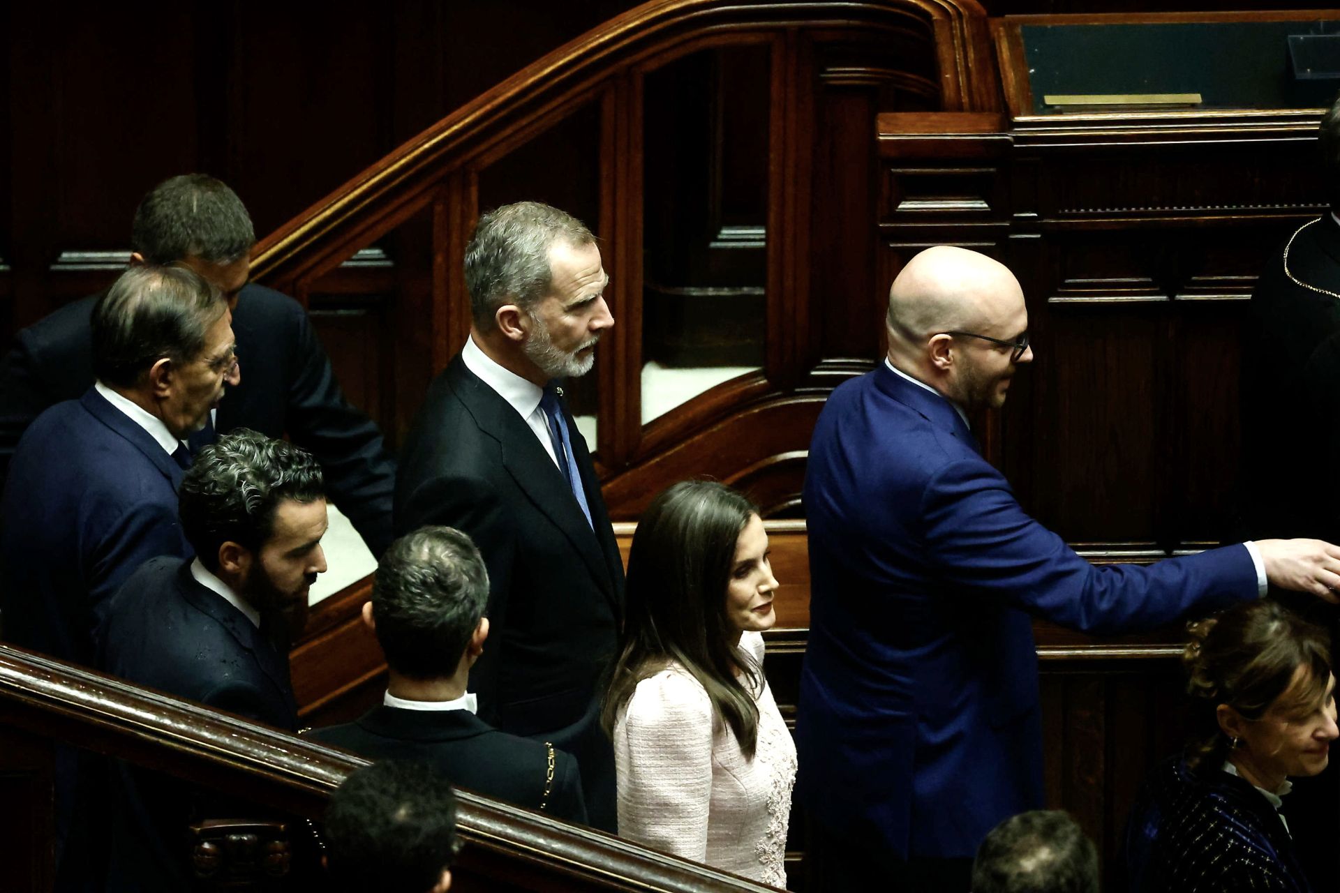 Los Reyes de España, Felipe VI y Letizia, junto al presidente del Senado italiano, Ignazio La Russa, en su llegada a la Cámara de Diputados de Italia