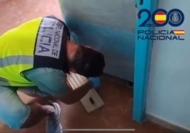 Una red de ladronas copiaba las llaves de las casas andaluzas con una lamina de papel de aluminio