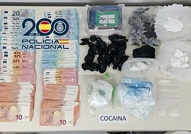 Lanzan una caja fuerte desde un quinto piso para deshacerse de pruebas antes de ser detenidos en Alicante