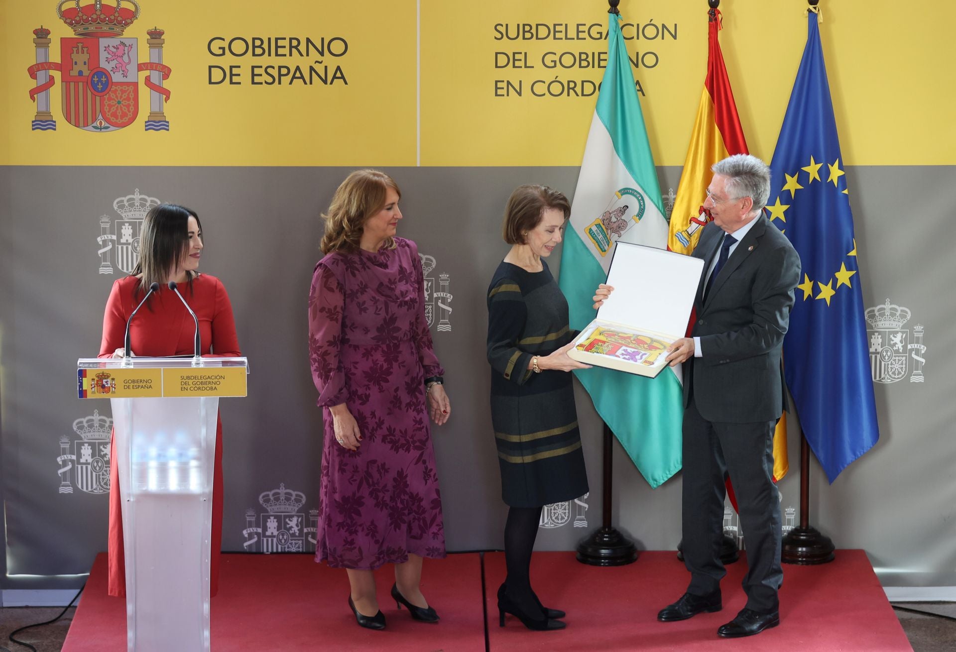 El orgullo de los premiados por el día de la Constitución, en imágenes