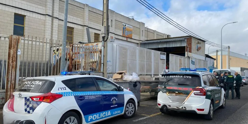 Herido un trabajador tras caer cuatro metros al derrumbarse el techo de una nave en Miguelturra