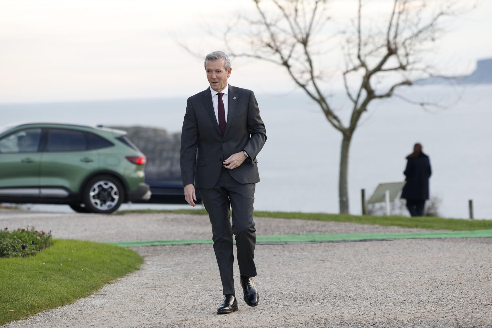 El presidente de la Xunta, Alfonso Rueda a su llegada al Palacio de la Magdalena de Santander