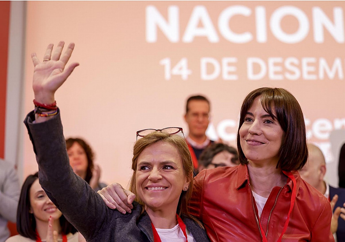 Diana Morant, junto a la delegada del Gobierno en la Comunidad Valenciana, Pilar Bernabé, en el Consell Nacional del PSPV-PSOE, en Valencia