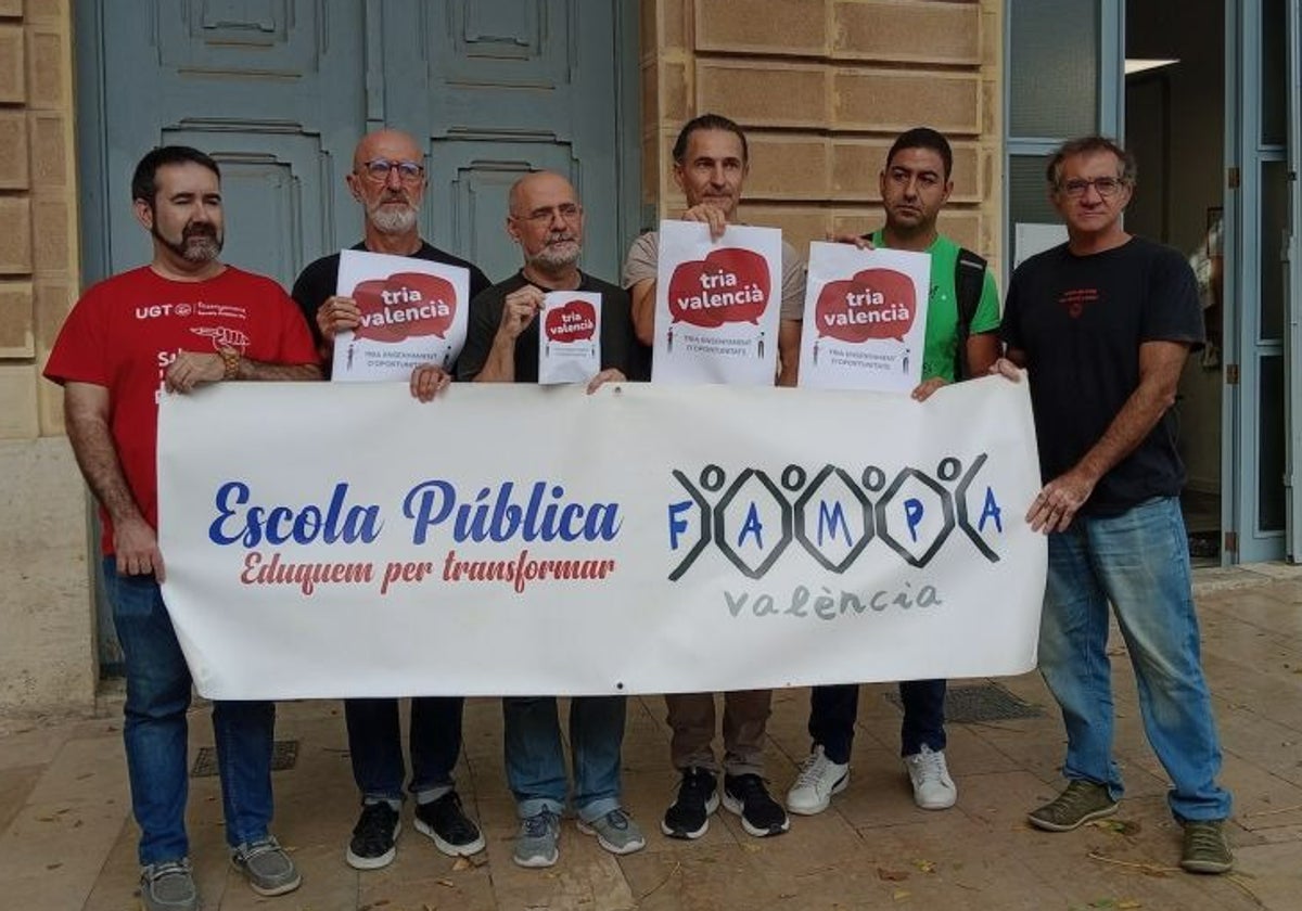 Presentación de la campaña 'Elige valenciano, elige oportunidades' por FAMPA-València, en una foto difundida por STEPV