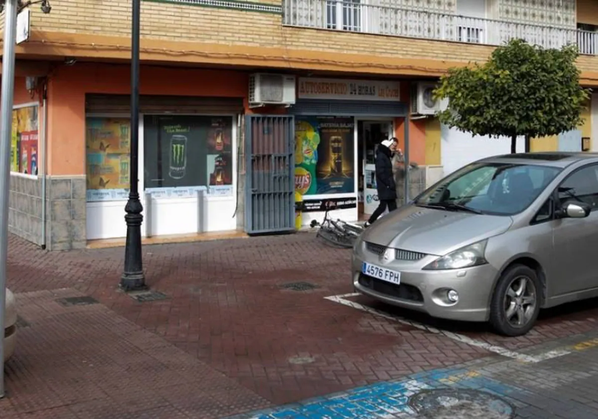 Los hechos se produjeron en el exterior de una tienda abierta 24 horas en Churriana de la Vega